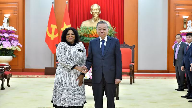 General Secretary To Lam welcomes First Deputy Secretary General of South Africa’s African National Congress Nomvula Mokonyane.