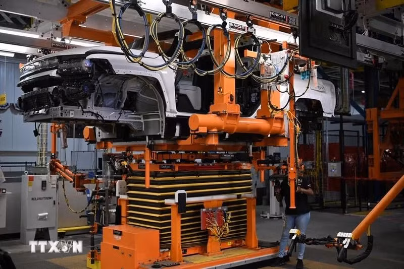 Electric vehicle production line at General Motors' plant in Detroit, Michigan, the US. (Photo: AFP/VNA)