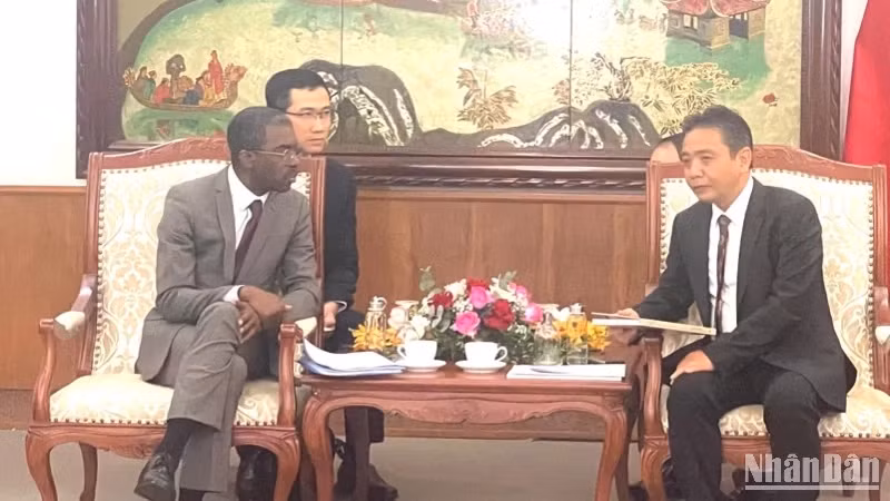 Overview of the meeting. (Photo: NGOC LIEN)