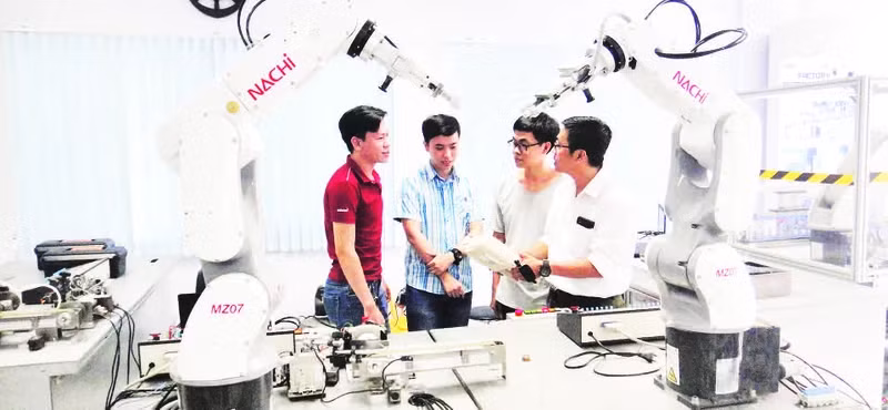 Training high-quality human resources at the Saigon Hi-Tech Park.