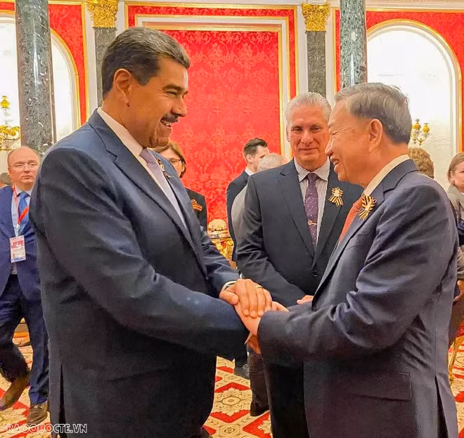Party General Secretary To Lam meets with Venezuelan President Nicolas Maduro in Moscow. (Photo: baoquocte.vn)