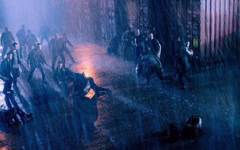 Many thrilling action scenes were performed at Dinh Vu container port (Hai Phong).