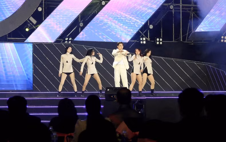 An exciting performance on the opening night.