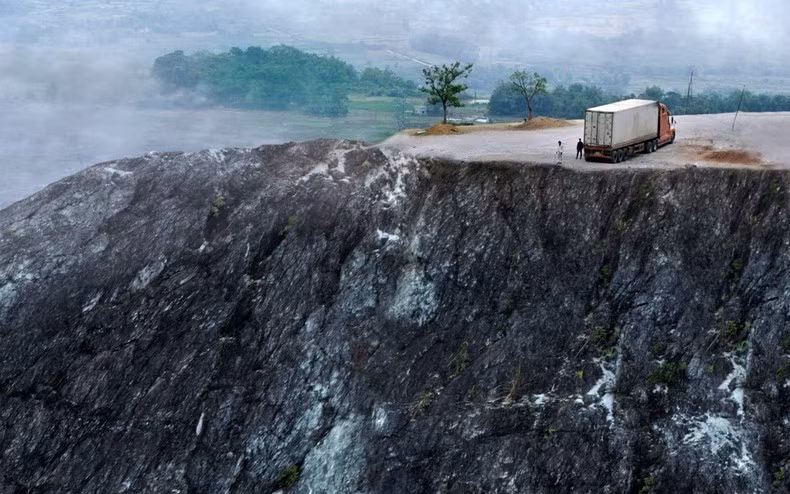 The movie was filmed with several action scenes at Da Trang Pass (Hoa Binh).