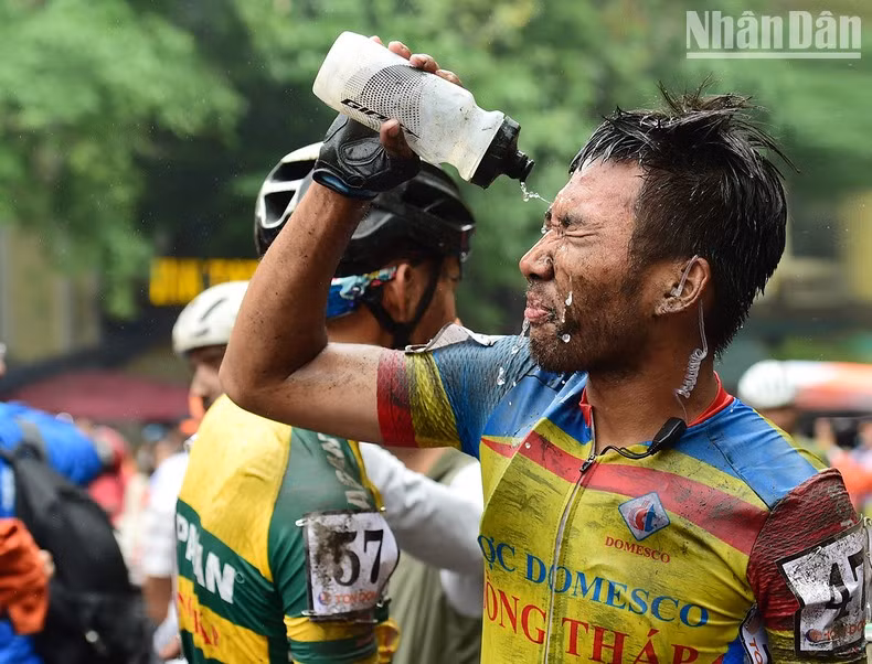 Due to unfavourable weather, participation in the competition was difficult for athletes.