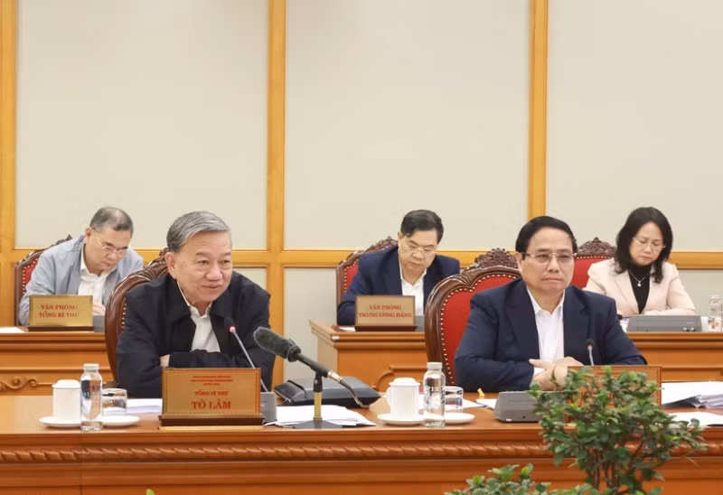 Party General Secretary To Lam chairs the meeting. (Photo: VNA)