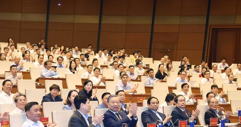 Incumbent and former Party and State leaders attend the event. (Photo: VNA)
