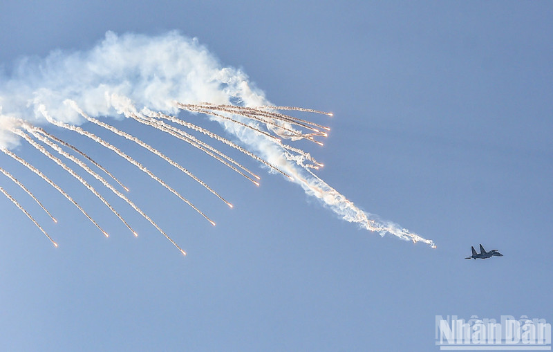 Air force displays at national celebration of liberation of South and national reunification