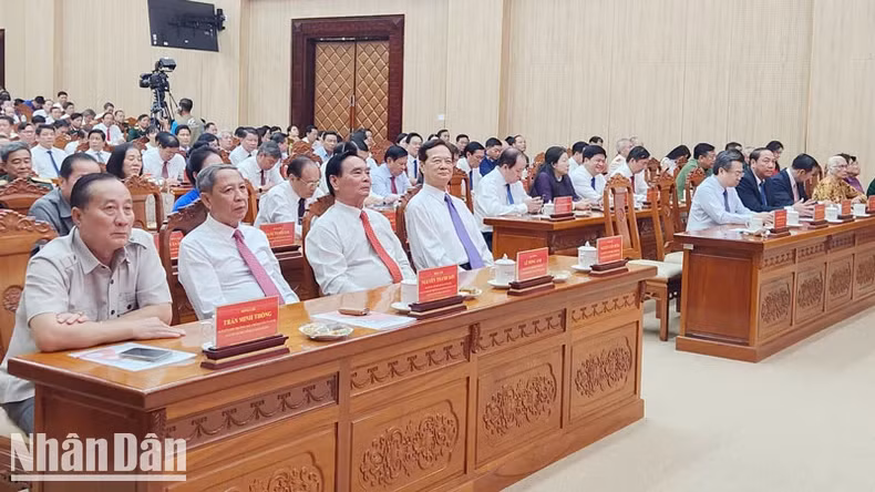 Party and State leaders and former leaders attend the ceremony.