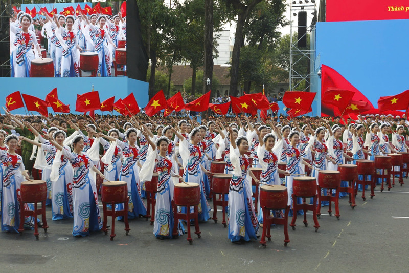 A ceremonial drum performance titled “Epic of Total Victory”, staged by cadets from the People's Police Academy under the Ministry of Public Security. (Photo: VNA)