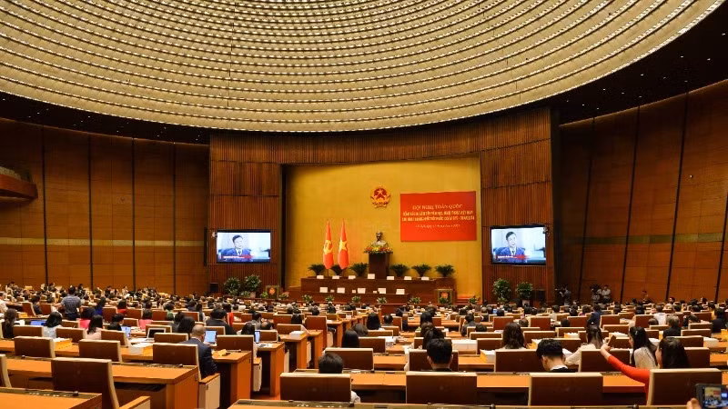 Overview of the National Conference reviewing 50 years of Vietnamese literature and arts since reunification.