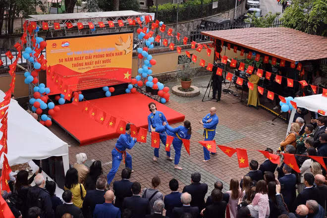 A Vovinam martial art performance at the event. (Photo: VNA)