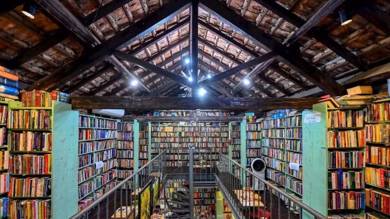 The homestay space was renovated from Mao’s bookstore. (Photo: GIANG HUY)