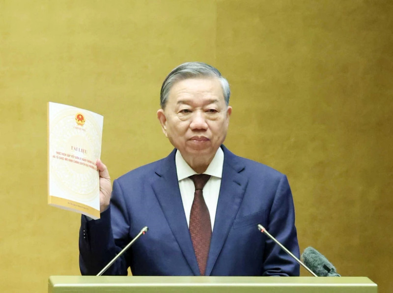 Party General Secretary To Lam addresses the conference to popularise the resolution of the 11th plenum of the 13th Party Central Committee on April 16 (Photo: VNA)