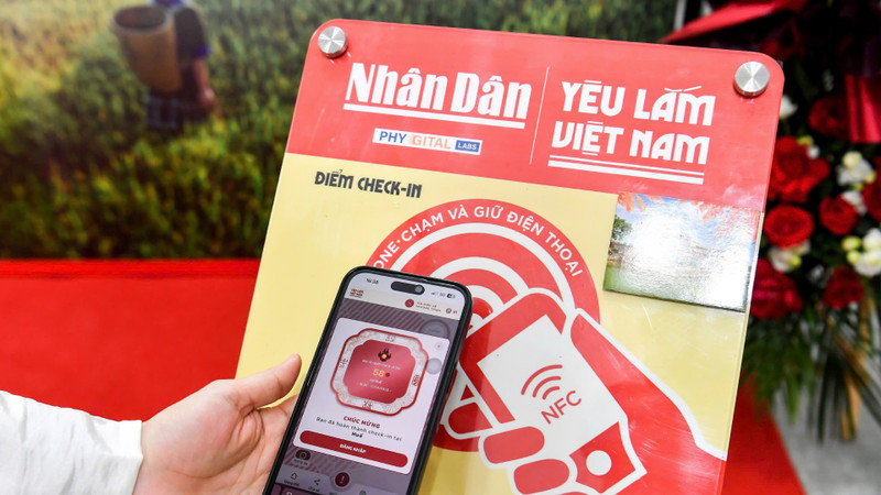 Visitors simply tap their NFC-enabled smartphones to access a digital space packed with features about Vietnam's popular destinations.