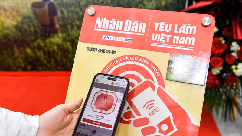 Visitors simply tap their NFC-enabled smartphones to access a digital space packed with features about Vietnam's popular destinations.