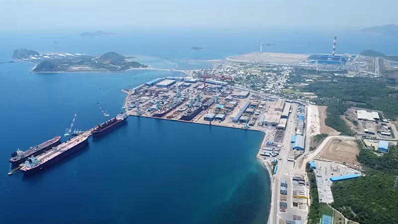 Overview of Hyundai-Vietnam Shipbuilding, its annual exports account for over 40% of Khanh Hoa Province's export turnover.