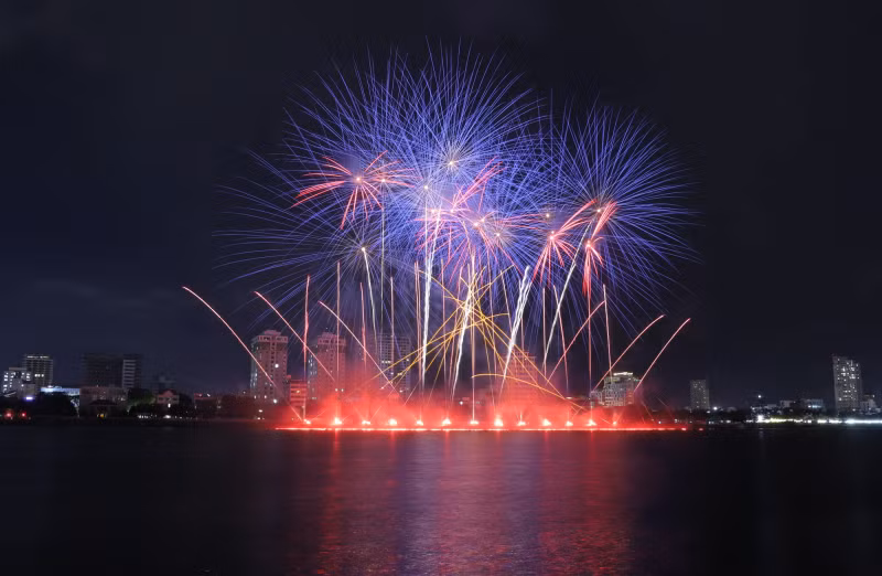 Magical love comes from the fireworks performance of the Dutch team.