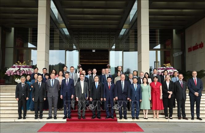 NA Chairman Tran Thanh Man receives European diplomats on June 17. (Photo: VNA)