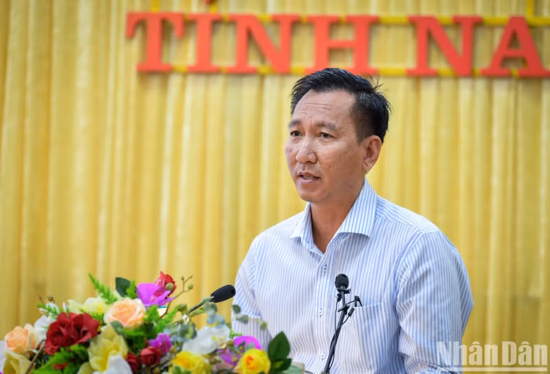Ngo Minh Long, Director of the Department of Agriculture and Rural Development of Hau Giang Province, shares the issue of green agricultural development in Hau Giang. Ngo Minh Long, Director of the Department of Agriculture and Rural Development of Hau Giang Province, shares the issue of green agricultural development in Hau Giang.
