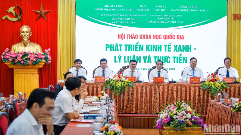 National scientific conference with the theme "Green Economic Development - Theory and Practice" held in Nam Dinh Province on the morning of June 26.