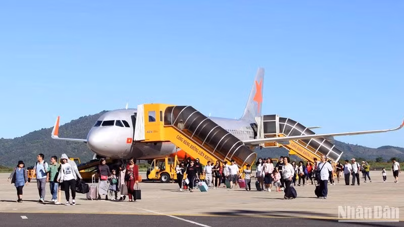 Lien Khuong airport now welcomes over 2 million passengers each year.