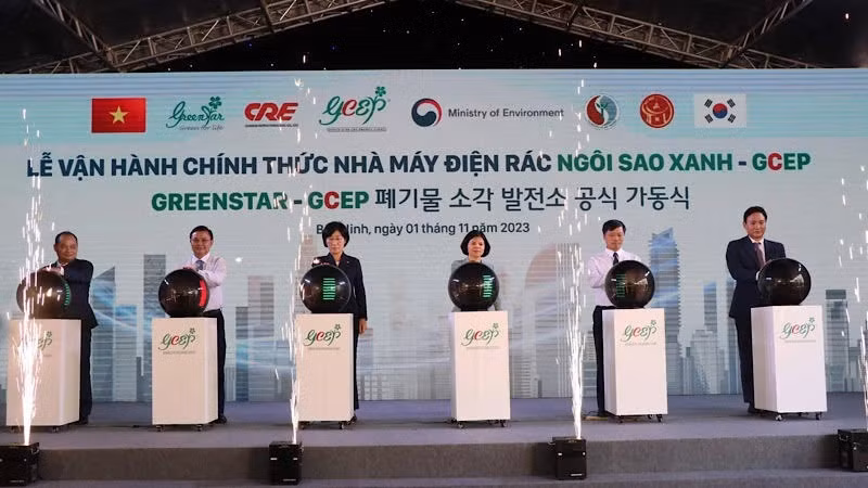 Delegates pressed the button to officially commence the factory’s operation.