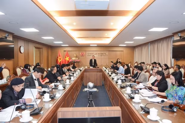 The Ministry of Education and Training and the UNESCO Hanoi Office hold a consultation workshop on the national education for sustainable development initiative. (Photo: moet.gov.vn)