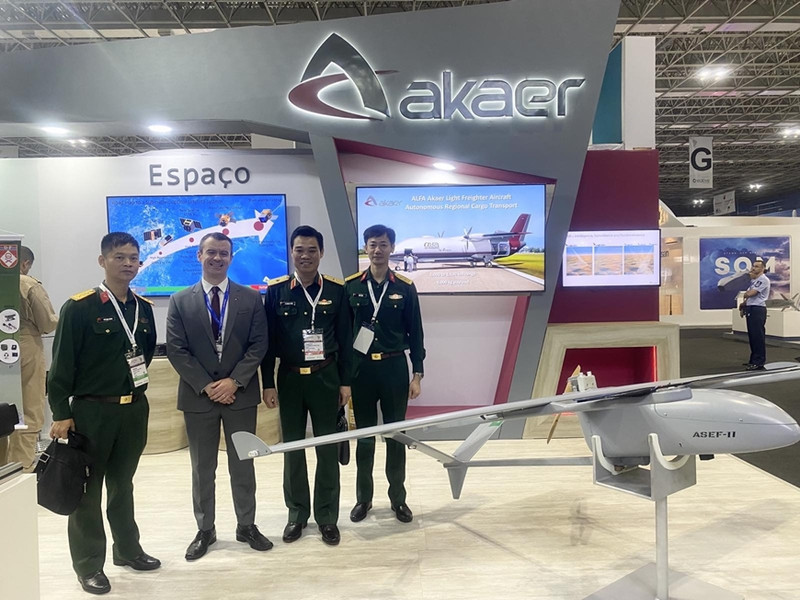 Vietnamese delegate at the LAAD 2023 Defence and Security international exhibition (Photo: VNA)