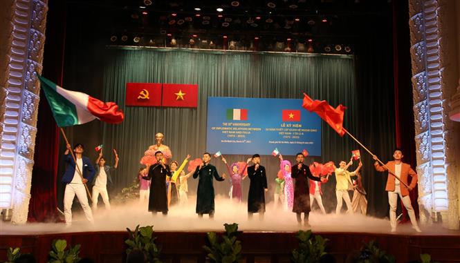 An art performance at the ceremony (Photo: VNA)