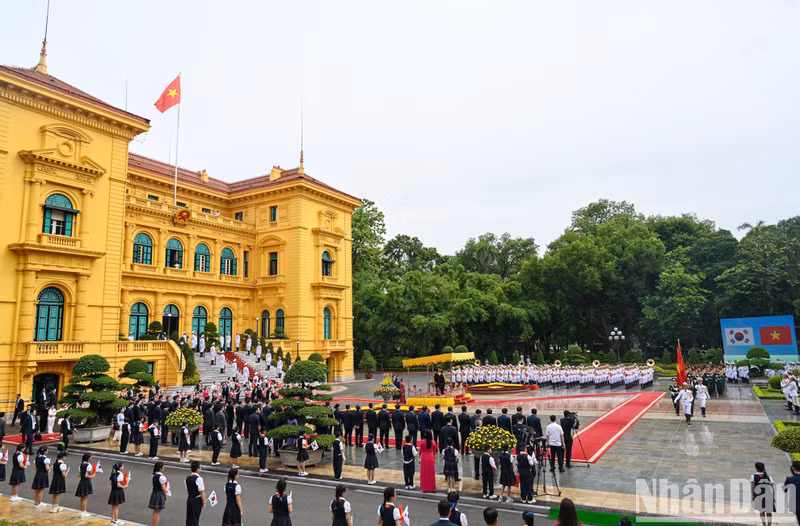 Overview of the welcome ceremony.