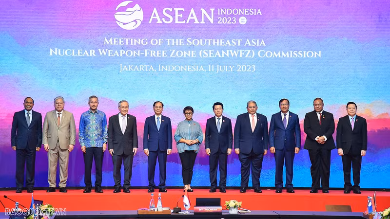 At the meeting (Photo: baoquocte.vn)