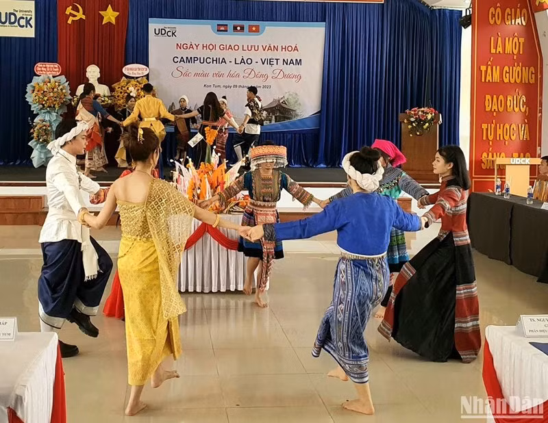 At the cultural exchange event in Kon Tum (Photo: NDO)