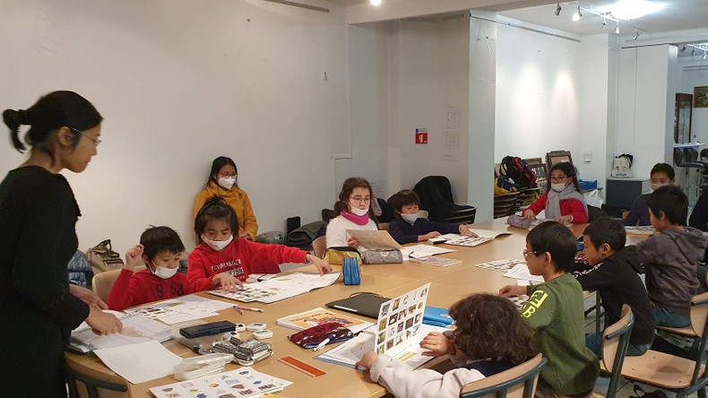 Children practice Vietnamese through games at Canh Dieu.