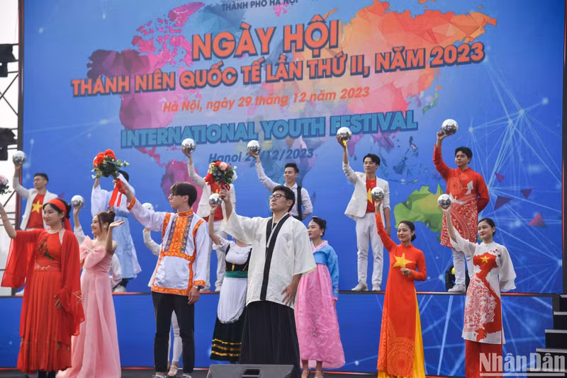 An art performance at the opening ceremony.