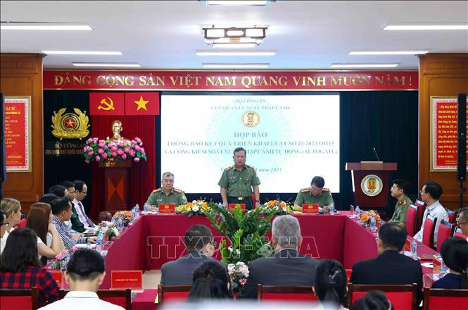 At the press conference (Photo: VNA)