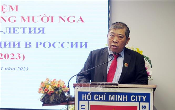 Chairman of the Vietnam - Russia Friendship Association (VRFA) Hoang Minh Nhan speaks at the event (Photo: VNA)
