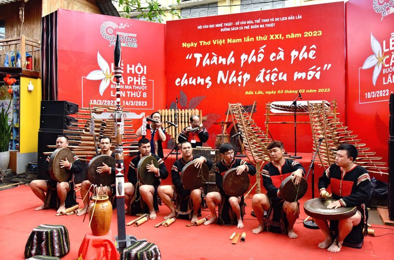 A gong performance at the event.