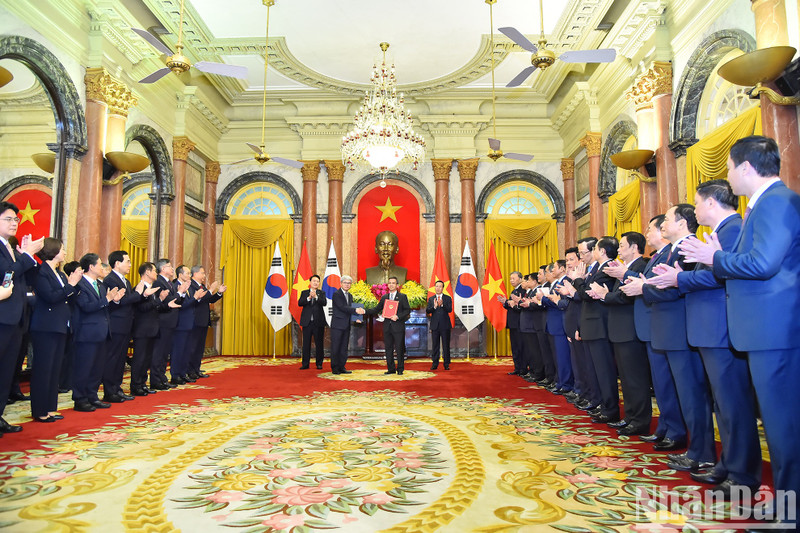 Vietnam, RoK exchange 17 cooperation documents (Photo: NDO/Thuy Nguyen)