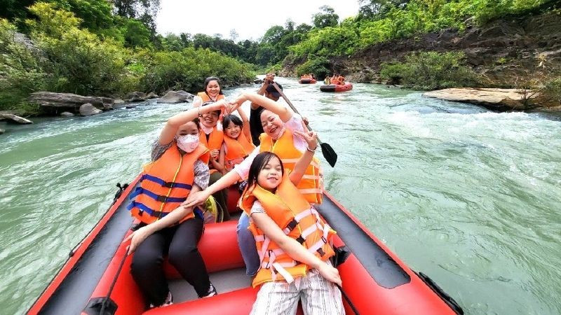 Rafting on Serepok River