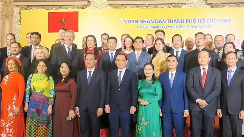 Participants pose for a group photo (Photo: hcmcpv.org.vn)