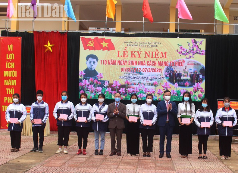 Scholarships presented to disadvantaged students at the event. 