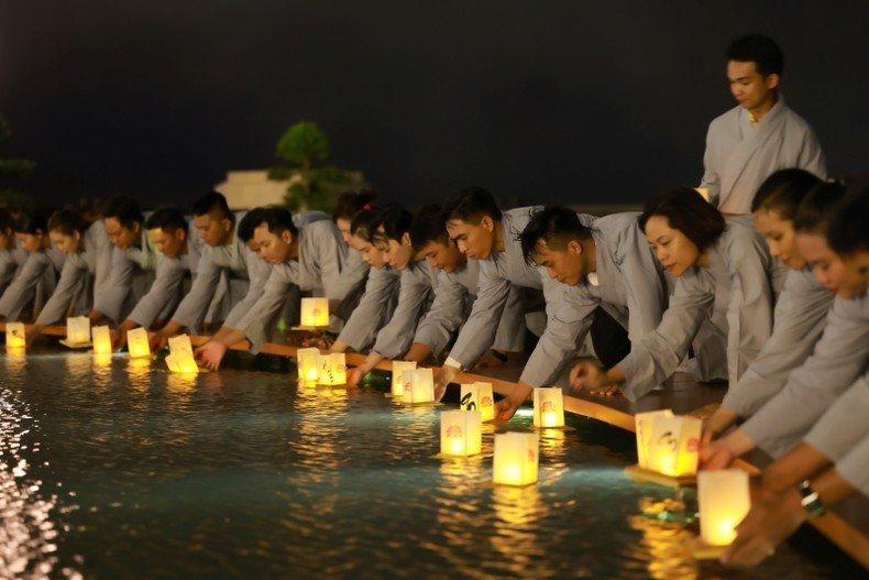 Thousands of Buddhist followers and visitors flock to Tay Ninh to celebrate Lord Buddha’s birthday 
