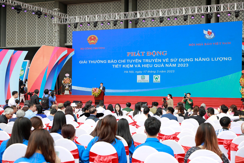 At the launch ceremony (Photo: daibieunhandan.vn)