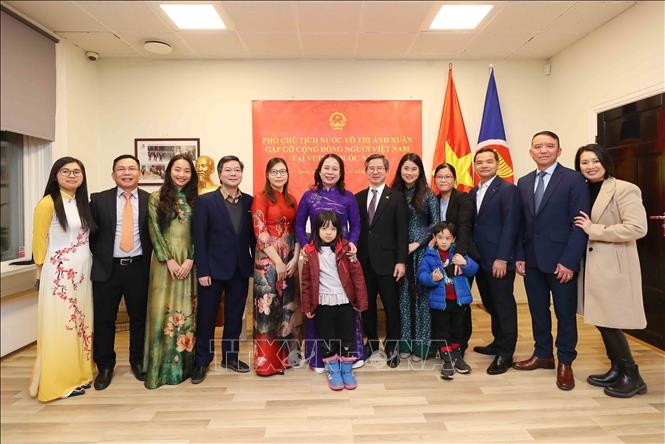 Vice President meets representatives of Vietnamese community in Norway (Photo: VNA)