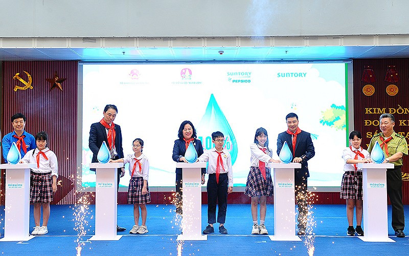 Delegates at the launch ceremony
