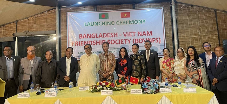 Delegates at the launch ceremony (Photo: VNA)