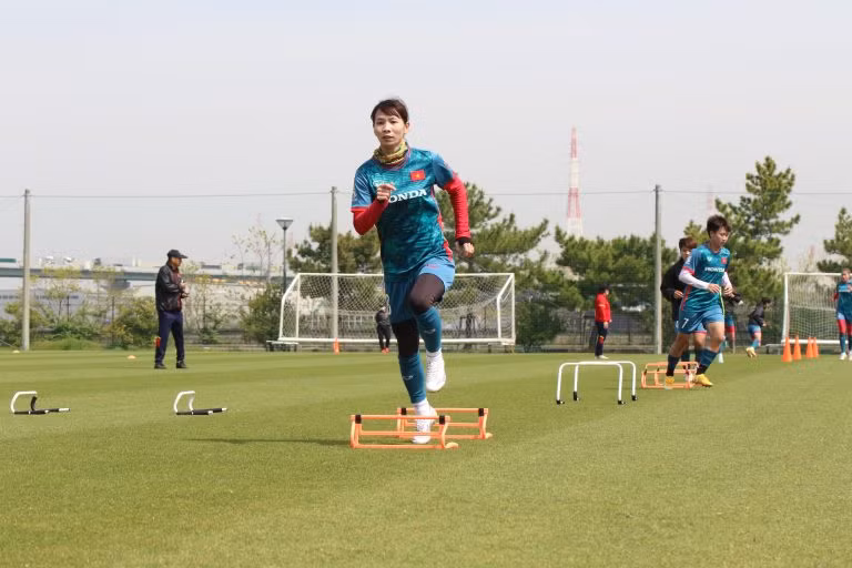 Female footballers of Vietnam in a training session (Source: Vietnam Football Federation)