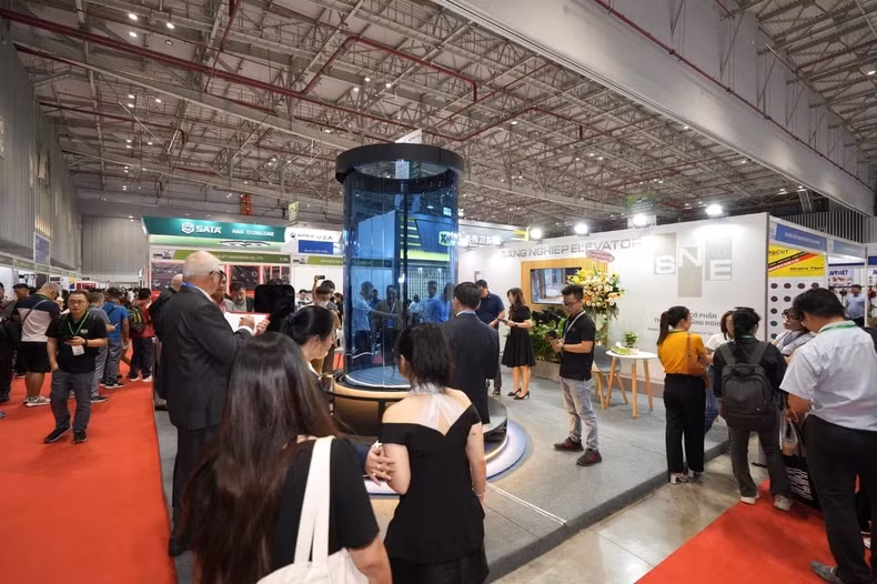 Vietnam Elevator Expo 2024 recorded the participation of many international enterprises operating in the elevator and auxiliary fields. Vietnam Elevator Expo 2024 recorded the participation of many international enterprises operating in the elevator and auxiliary fields.