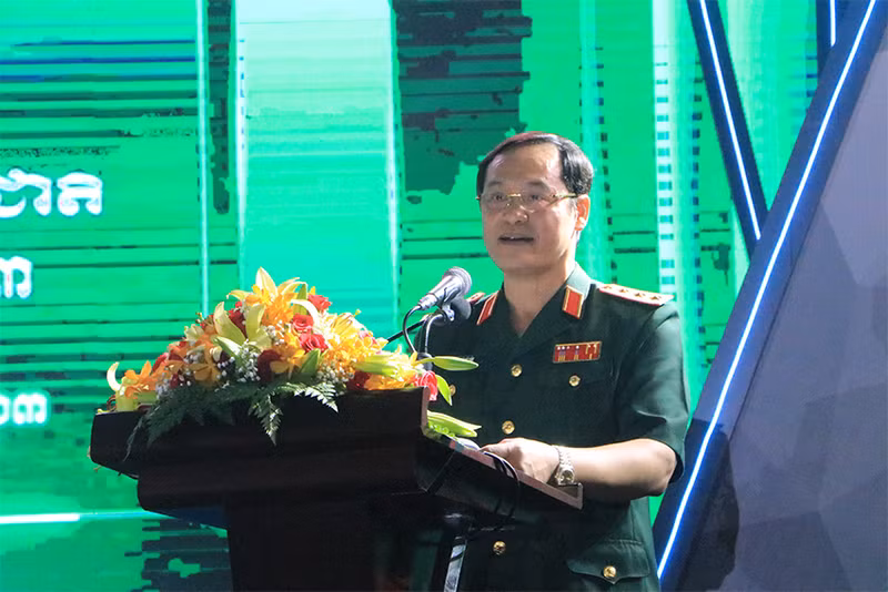 Vietnamese Deputy Minister of National Defence Sen. Lieu. Gen. Vu Hai San